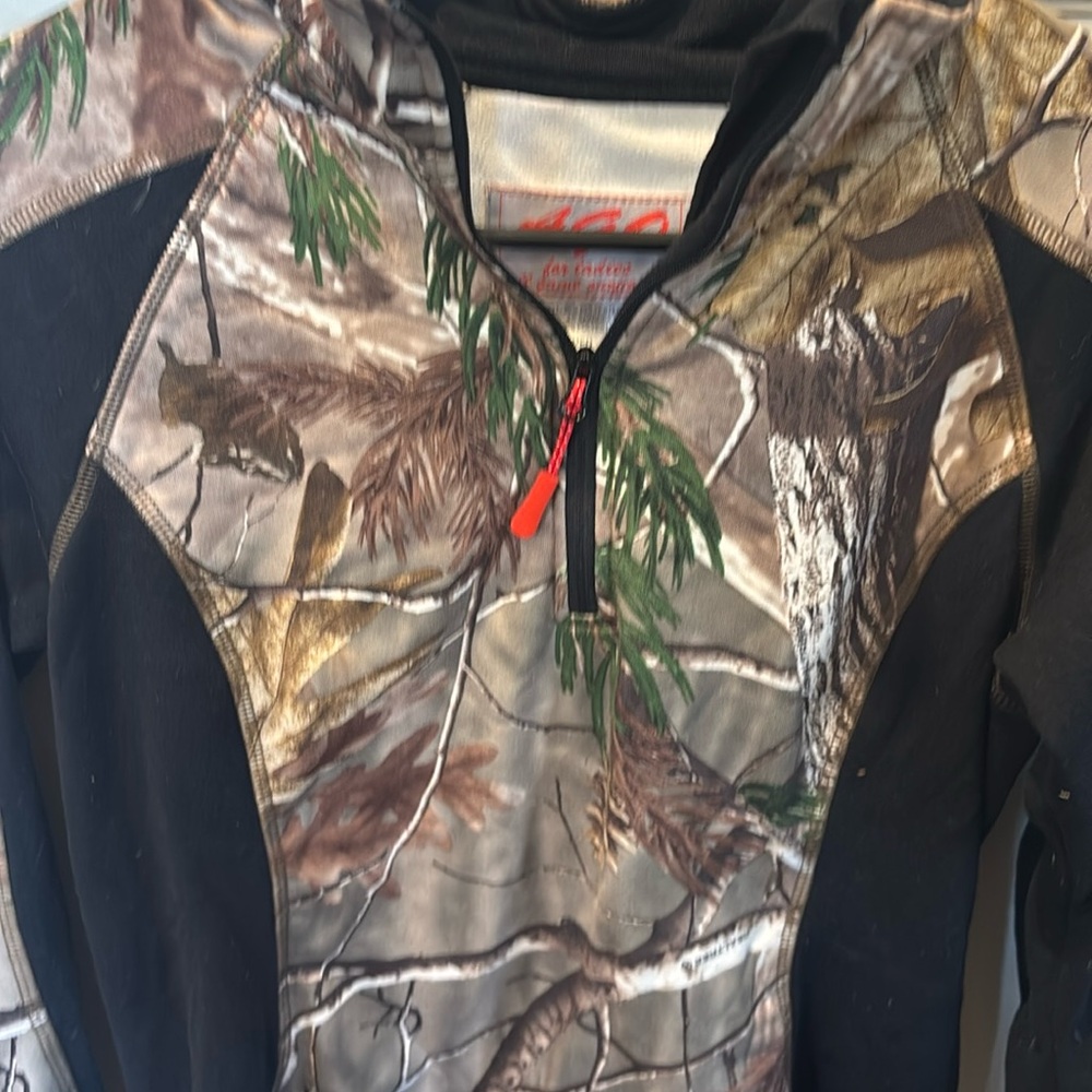 Worn Once Ladies 1/4 Zip realtree